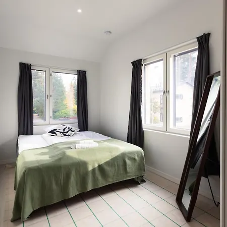 Vakantiehuis Brand New House With Four Bedrooms, Parking, Sauna, Patio