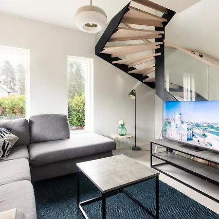 Brand New House With Four Bedrooms, Parking, Sauna, Patio Vakantiehuis Vantaa