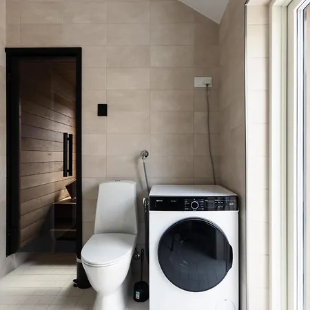 Brand New House With Four Bedrooms, Parking, Sauna, Patio Vakantiehuis Vantaa