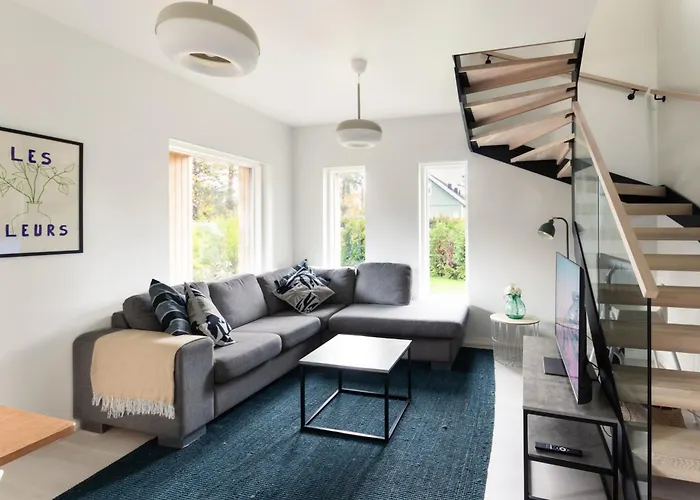 Brand New House With Four Bedrooms, Parking, Sauna, Patio Σπίτι διακοπών *