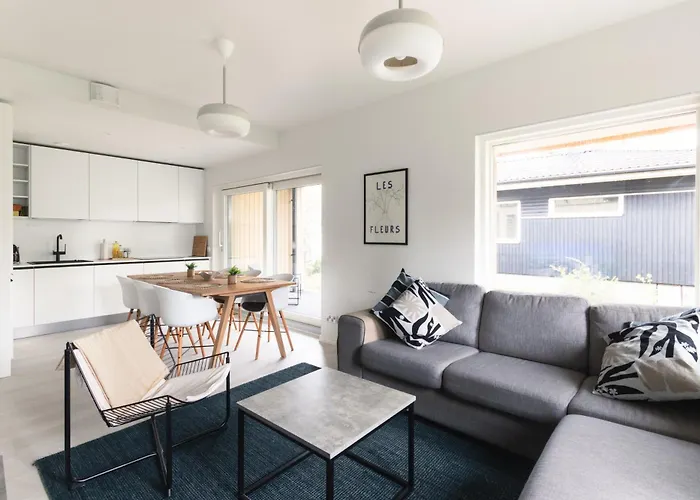 Brand New House With Four Bedrooms, Parking, Sauna, Patio Βάνταα