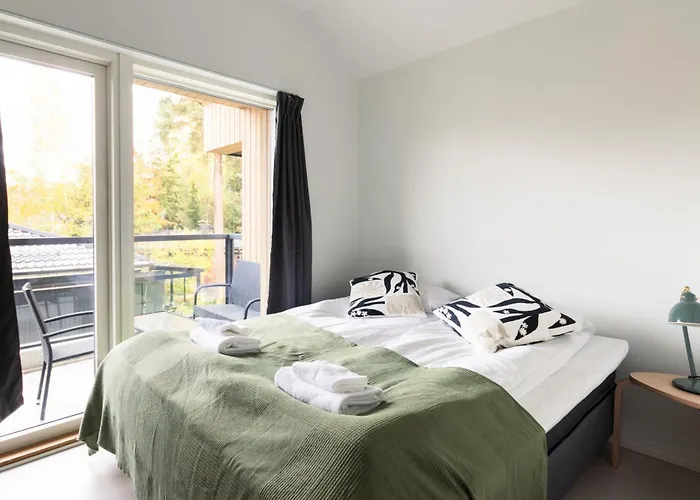 Brand New House With Four Bedrooms, Parking, Sauna, Patio Σπίτι διακοπών *